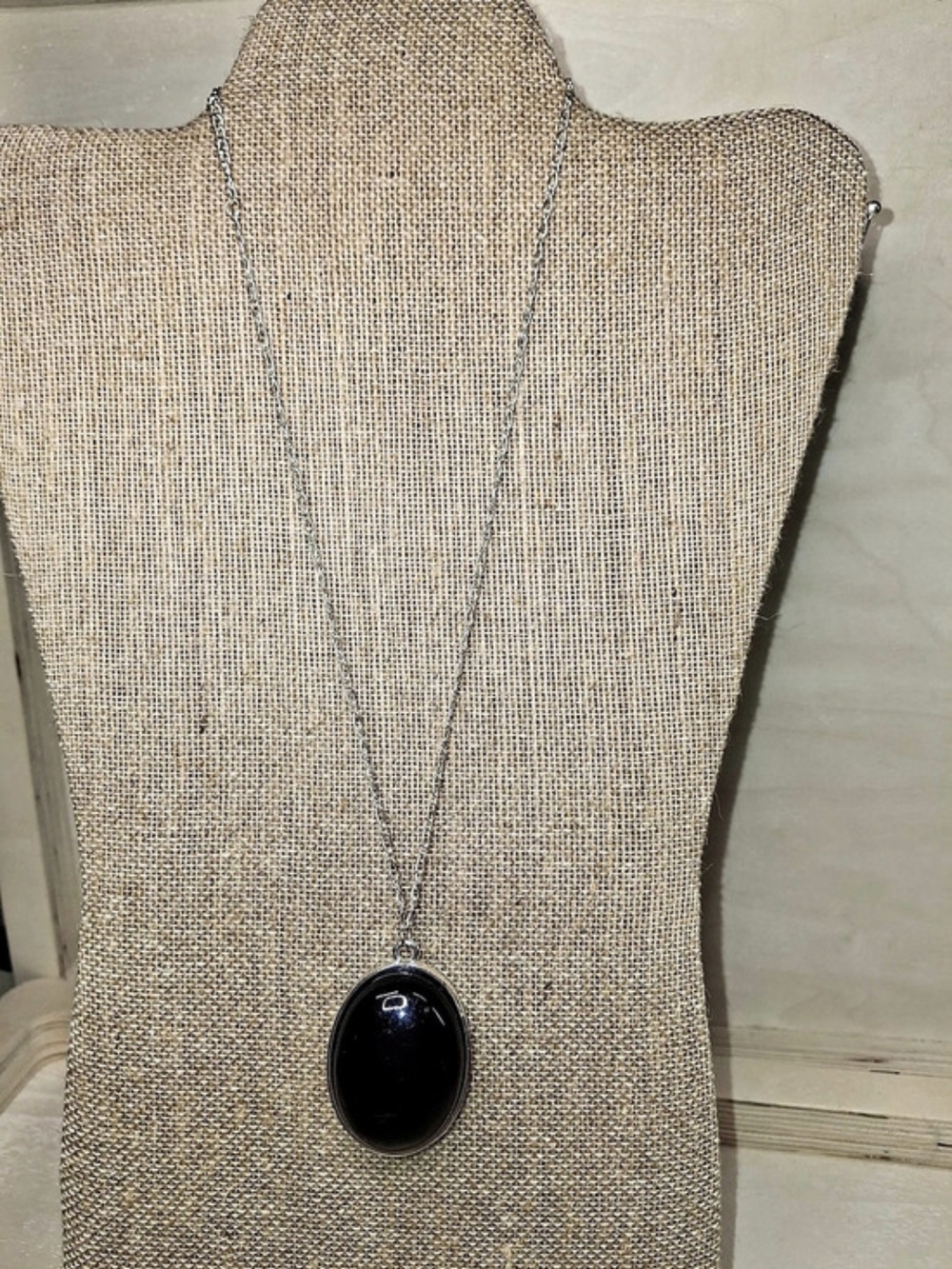 Black Oval Pendant Necklace